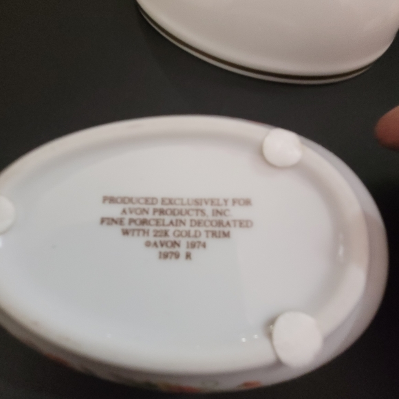 *2A 1979 Avon porclain egg trinket box  22K gold trim vintage  butterfly … - Picture 11 of 11
